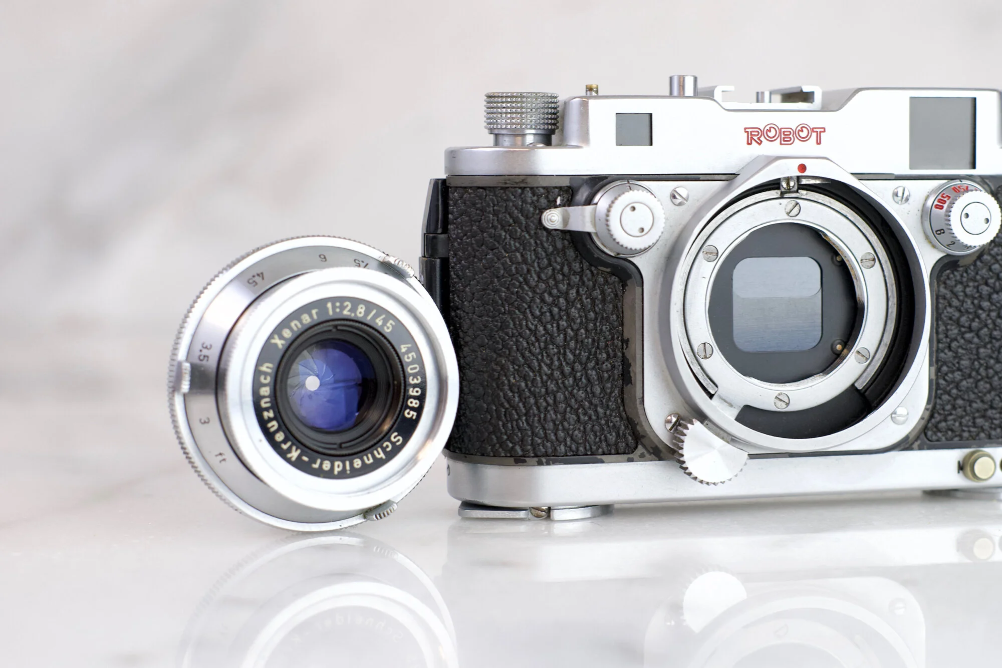 Robot Royal 24 Square Format 35mm Film Rangefinder Camera with
